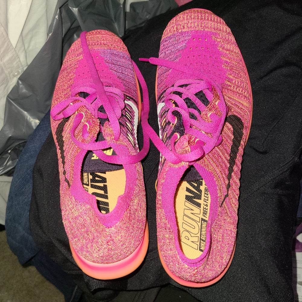 Nike Flyknit sneakers youth size 7